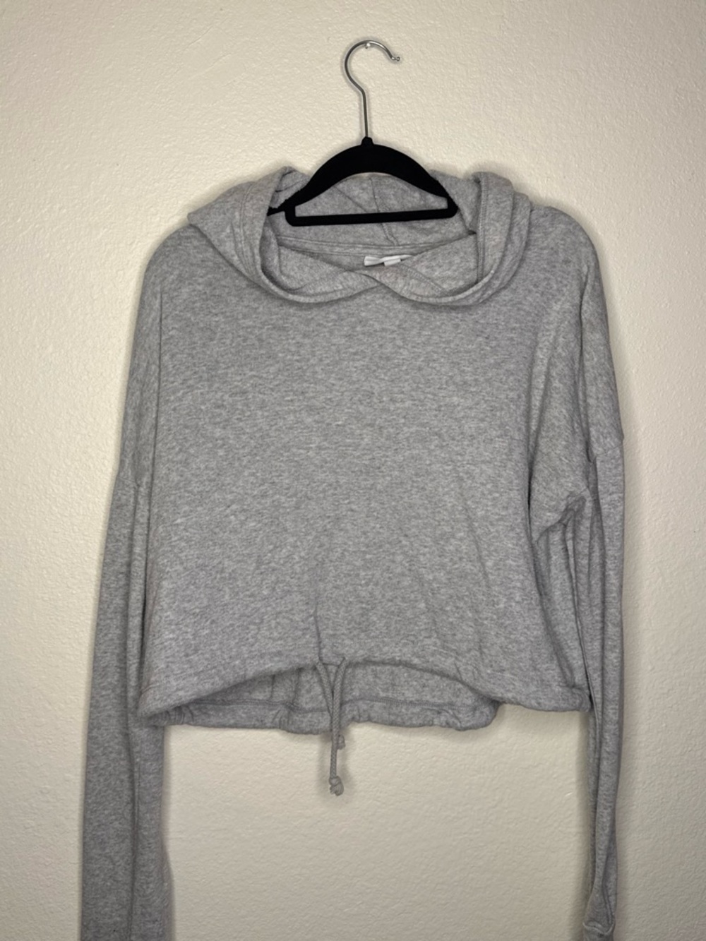 Colsie Light Gray Cropped Hooded Sweatshirt with Drawstring